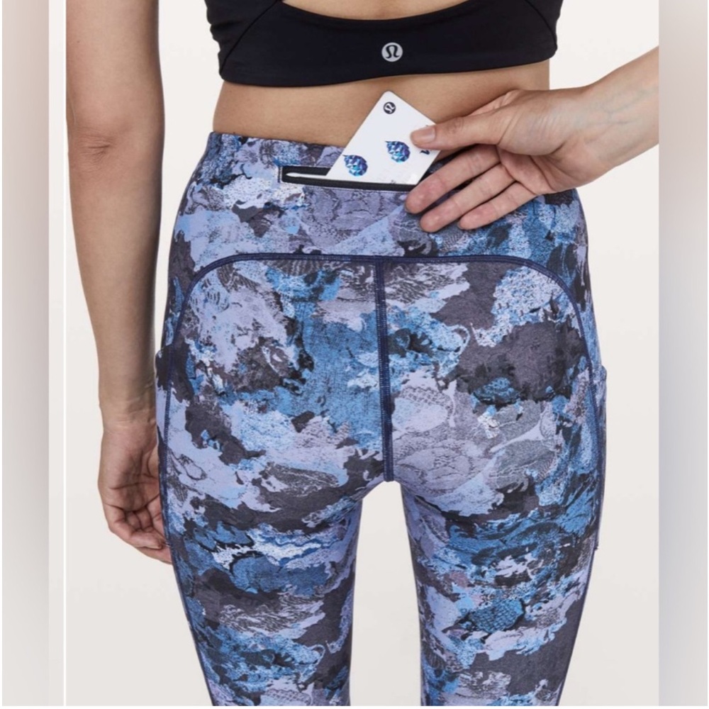 LULULEMON Speed Up Tight *Full-On Luxtreme 28"
Screen Camo Multi Size 6 - Picture 4 of 12